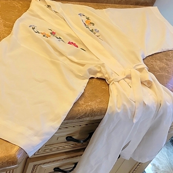 Val Mode Lingerie Floral Embroidered Robe , Sz S - Picture 9 of 16